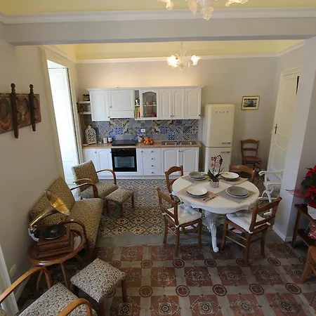 Palazzo Trebalate Al Corso Apartamento